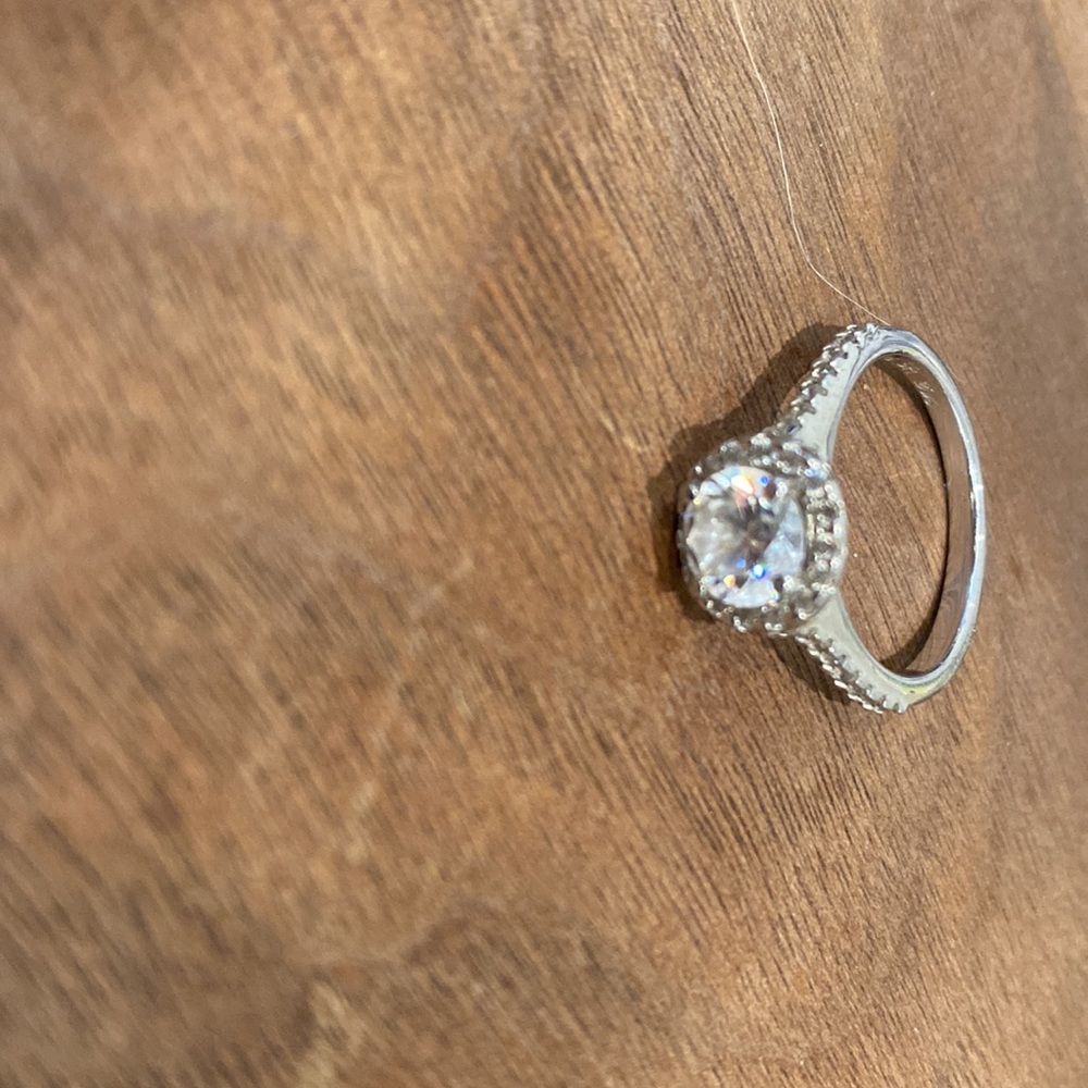 Cz engagement ring beautiful shine! - Picture 2 of 3
